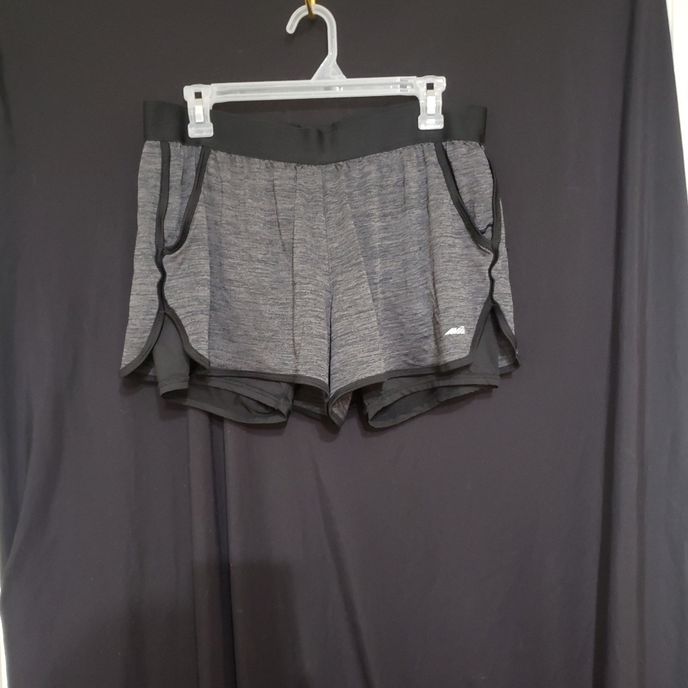 Bundle of womans athletic wear size M-L - Picture 2 of 11